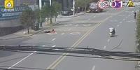 Tricycle knocks out a pedestrian