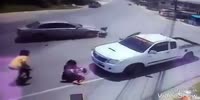 Dumb Thai girls on scooter