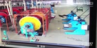 Worker loses pants and dies in the machine