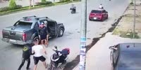 Punches, pistols, and knives used in Vietnamese road rage brawl