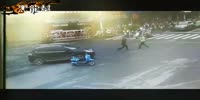 Angry driver fights traffic inspector