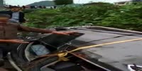 Man is stuck crushed by his overturned car