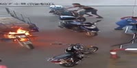 Rather brave woman prevents motorcycle explosion