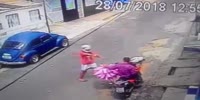 Man fights 2 armed robbers and saves his bike