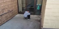 Crackhead leaves a shit at someone`s door