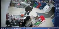 Chinese gangster shoots female cashier in Argentina