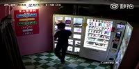 Guy steals a sex doll from automat
