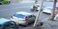This is why cycling and using your mobile phone do not go together