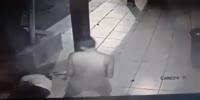 Cruel asshole beats to death a random homeless man on the sidewalk