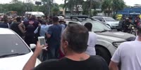 Bank robbers fucked up, people applause