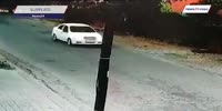 Thugs attempt to rob