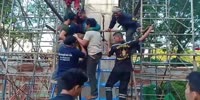 Impaled Worker Keeps His Cool