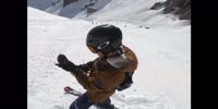 Skier runs for his life chased by an avalanche