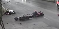 3 Scooter fall down in the same Place