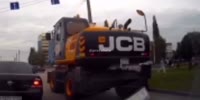 Crane truck runs over a cyclist in Russia