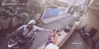 Violent chain snatching i Indonesia