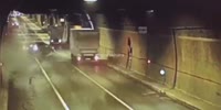 Fatal crash in Moscow tunnel