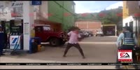 Knife wielding driver attacks traffic cop