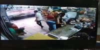 Robbery turns into shootout