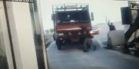Genius Attempts to Stop a Truck