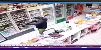 AK wielding criminal robs the store in Russia