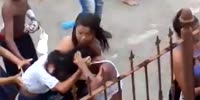 All on one: Brazilian girl attacked in the street