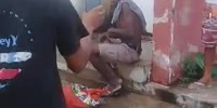 Two thieves get planked by workers