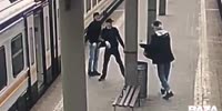 Fighting Bag Thieves at a Moscow Train Station