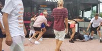 Bus driver fights passengers in Ibiza (R)