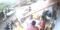 Street vendors get robbed