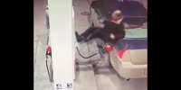 Canadian man unloads on petrol pump