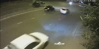 Wrong Lane Driver Causes Head On Crash in Russia