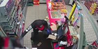 Houston Store Owner Gets Tasered By Thugs During Robbery