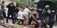 Girls Attack Cops In Panama