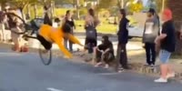 Idiot Gets Rude Faceplant