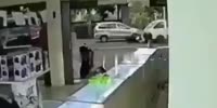 Motorcycle dude gets crushed (R)