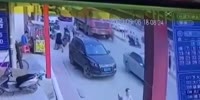 Cyclist Gets Crushed By Truck
