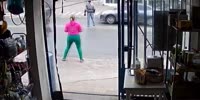 Quick Karma For Purse Thieves