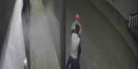 Man Resists Robber, Gets Shot
