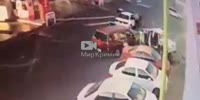 Mexico. Teamwork of bandits when attacking a car. One person is killed, the second is wounded.