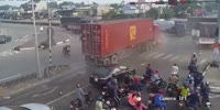 Chaos at Vietnamese Intersection
