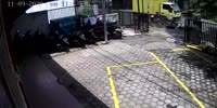 Box truck Versus Bikers in Indonesia