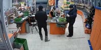 Knife Wielding Thug Disarmed After Brazen Robbery Attempt