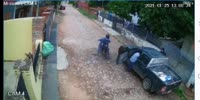 Leaving Robbers Drop A Bullet Into Victim