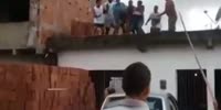 Backyard thief had no chance to escape (R)