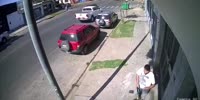 Robbers surprised by a gun
