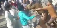 Frenzied Goons Attack & Beat Police Officer In India