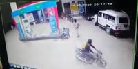 Gas Station Worker Robbed By Goons