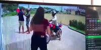 Couple Getting Robbed By Armed Thugs