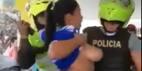 Girl Shows Boobs During Arrest